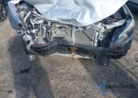 2015 Toyota Corolla S Plus z USA, uszkodzony, nr VIN 2T1BURHE8FC279231